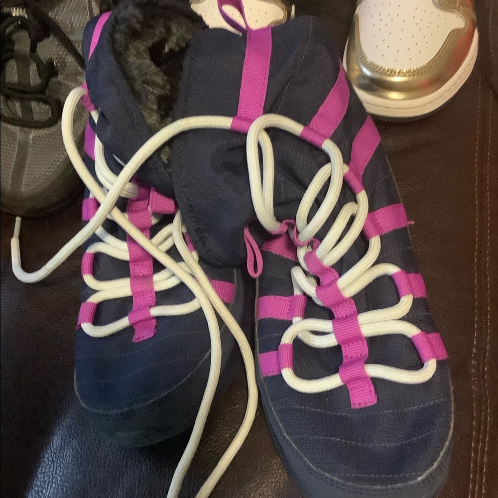 Nike snow boots